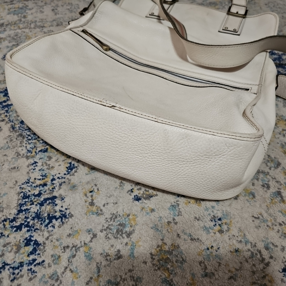 Burberry Pebble Leather Large Messenger Bag - Picture 7 of 16